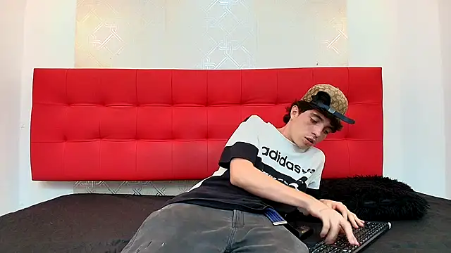 dia fax18 online show from September 16, 2025, 12:28 pm