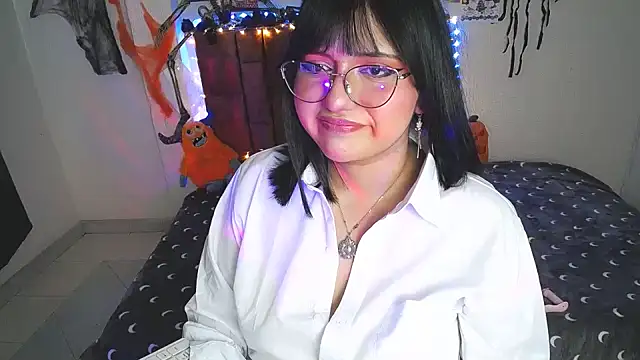 Snapshot of saragon1 chatting on October 14, 2025, 2:28 pm saragon1 online show from October 14, 2025, 2:28 pm