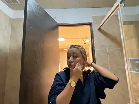 Snapshot of CamilleMilano chatting on September 14, 2025, 5:30 am CamilleMilano online show from September 14, 2025, 5:30 am