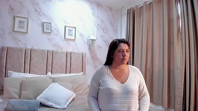 Paula And online show from October 25, 2025, 7:58 pm