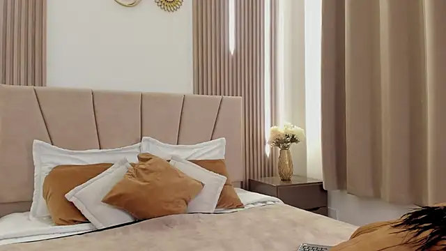 Paula And online show from December 20, 2025, 8:22 pm