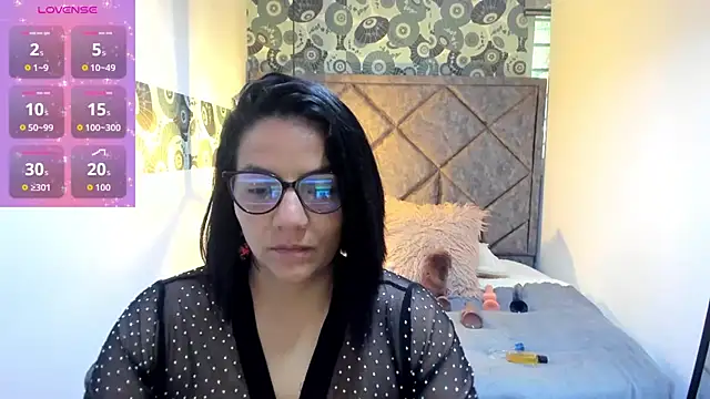 Snapshot of Megan_Milf__ chatting on September 23, 2025, 12:34 pm Megan Milf online show from September 23, 2025, 12:34 pm