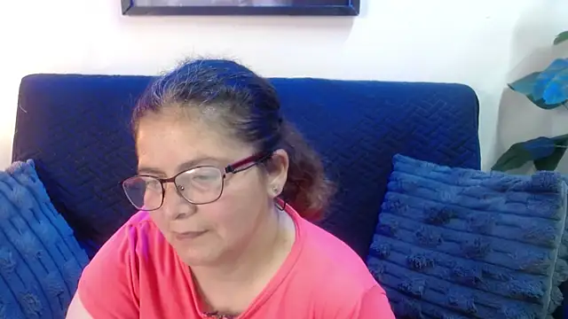Snapshot of Linda_banks_ chatting on May 1, 2026, 1:43 am Linda banks online show from May 1, 2026, 1:43 am