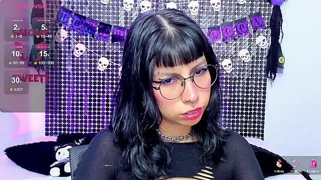 Snapshot of Rose_72 chatting on October 21, 2025, 7:46 pm Rose 72 online show from October 21, 2025, 7:46 pm