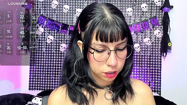 Snapshot of Rose_72 chatting on October 24, 2025, 9:03 pm Rose 72 online show from October 24, 2025, 9:03 pm