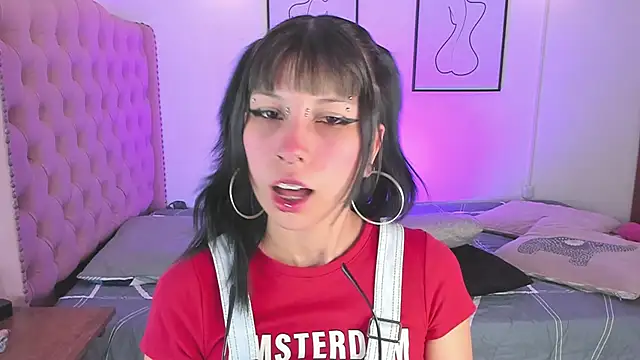 Snapshot of Rose_72 chatting on September 8, 2025, 6:40 pm Rose 72 online show from September 8, 2025, 6:40 pm