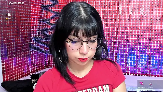 Snapshot of Rose_72 chatting on January 18, 2026, 8:34 pm Rose 72 online show from January 18, 2026, 8:34 pm