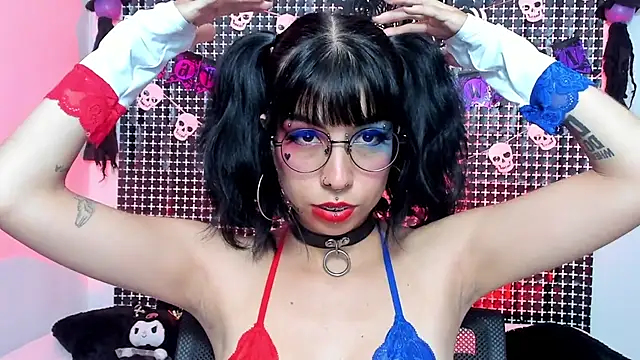 Snapshot of Rose_72 chatting on October 12, 2025, 7:37 pm Rose 72 online show from October 12, 2025, 7:37 pm