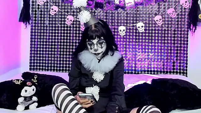 Snapshot of Rose_72 chatting on October 31, 2025, 7:32 pm Rose 72 online show from October 31, 2025, 7:32 pm