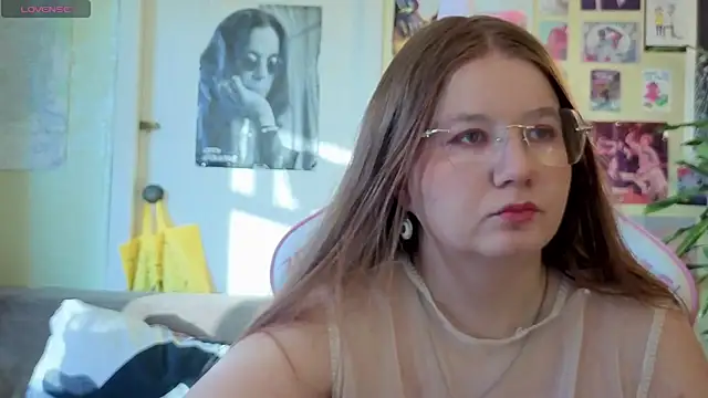 Sienna-Cow online show from October 19, 2025, 12:19 pm