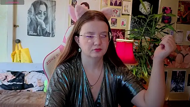 Sienna-Cow online show from September 24, 2025, 11:06 am