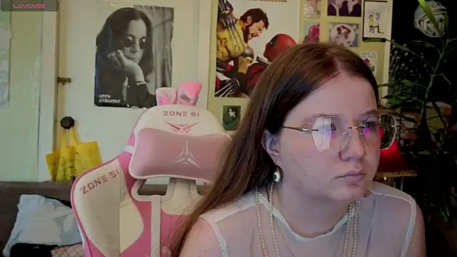 Sienna-Cow online show from October 10, 2025, 11:44 am