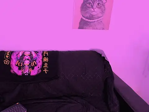 nahomy ryans online show from November 24, 2025, 10:43 pm