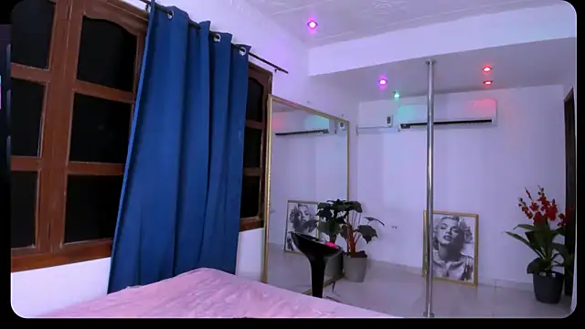 nahomy ryans online show from January 6, 2026, 11:31 pm