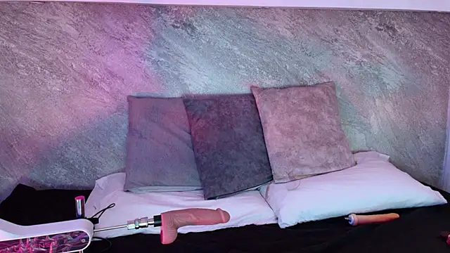 Dixie grey1 online show from October 4, 2025, 2:07 pm