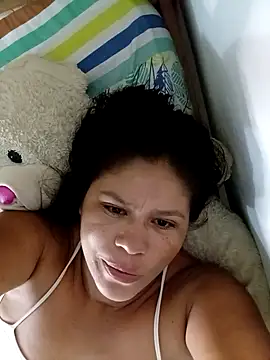 hotmom33 online show from October 2, 2025, 8:07 am