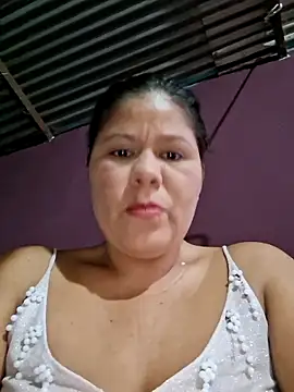 hotmom33 online show from November 12, 2025, 10:41 am