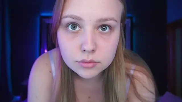 CrystallPaws online show from September 25, 2025, 7:09 pm