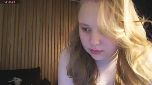 CrystallPaws online show from December 23, 2025, 6:23 am