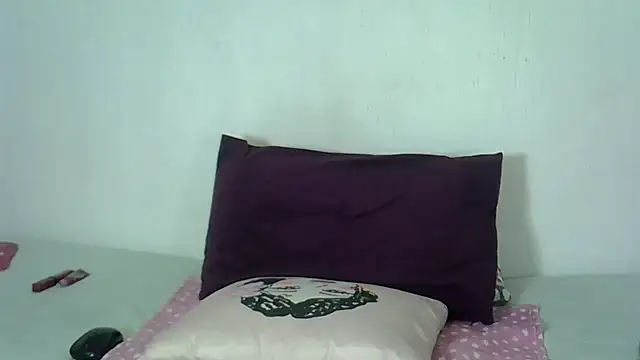 Snapshot of HotSexxy12 chatting on November 18, 2025, 8:12 pm HotSexxy12 online show from November 18, 2025, 8:12 pm