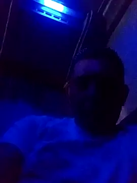 Snapshot of 125Delfin90 chatting on October 19, 2025, 10:12 pm 125Delfin90 online show from October 19, 2025, 10:12 pm