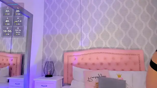 Snapshot of OnlyGia chatting on October 20, 2025, 8:09 pm OnlyGia online show from October 20, 2025, 8:09 pm