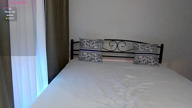 AlexsisFaee online show from February 7, 2026, 7:49 am