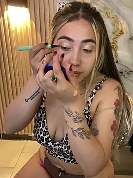  ManuVeelez online show from October 1, 2025, 5:28 pm