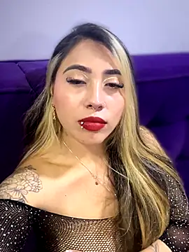  ManuVeelez online show from November 7, 2025, 5:23 am