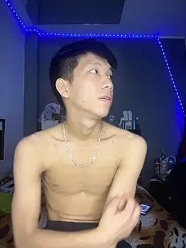 Snapshot of Kailertwink chatting on April 19, 2026, 11:07 pm Kailertwink online show from April 19, 2026, 11:07 pm