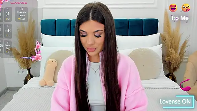 MonCarla online show from February 3, 2026, 6:22 am