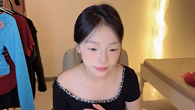 Robin-o3 online show from October 1, 2025, 3:16 pm