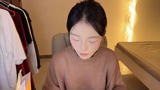 Robin-o3 online show from October 12, 2025, 8:54 pm