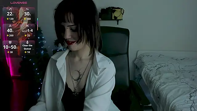 LiyaLuna online show from January 7, 2026, 12:10 pm