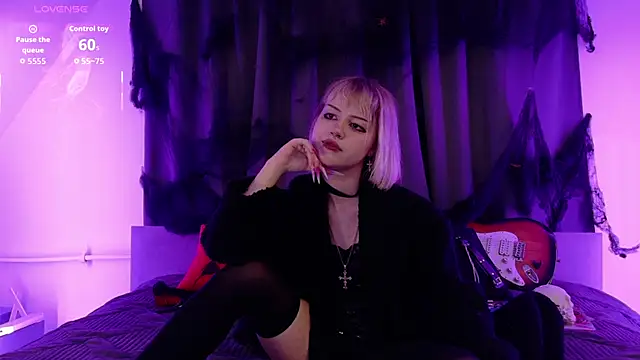 LiyaLuna online show from September 24, 2025, 2:45 pm