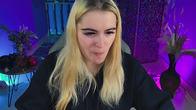 Stef Nicks online show from October 6, 2025, 6:25 am