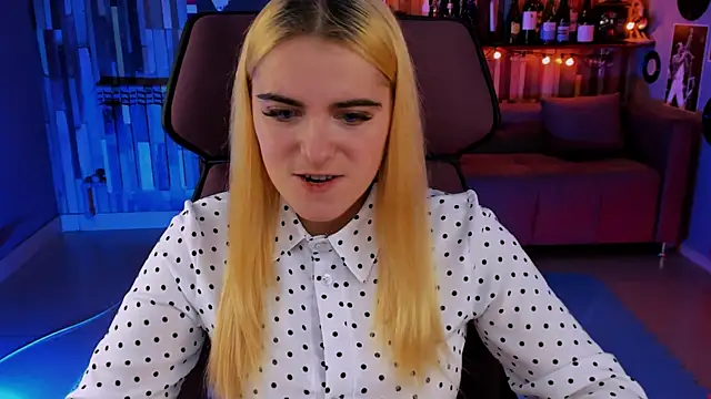 Stef Nicks online show from September 9, 2025, 9:08 am