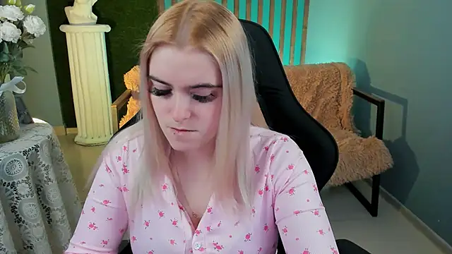 Stef Nicks online show from February 2, 2026, 9:08 am