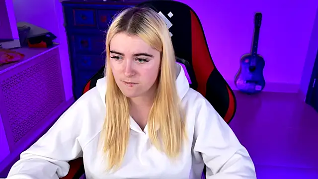 Stef Nicks online show from September 15, 2025, 9:21 am