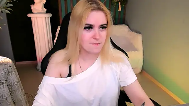 Stef Nicks online show from April 6, 2026, 9:10 am