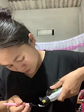 NhuFox online show from October 8, 2025, 1:34 pm