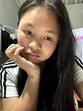 NhuFox online show from September 14, 2025, 1:22 pm