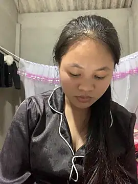 NhuFox online show from October 4, 2025, 1:01 pm