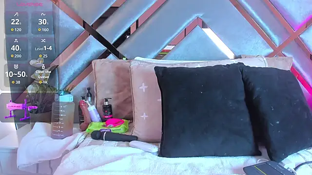 KarolBlanco online show from September 14, 2025, 2:34 am