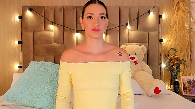 ClaradelMar online show from February 12, 2026, 10:26 am