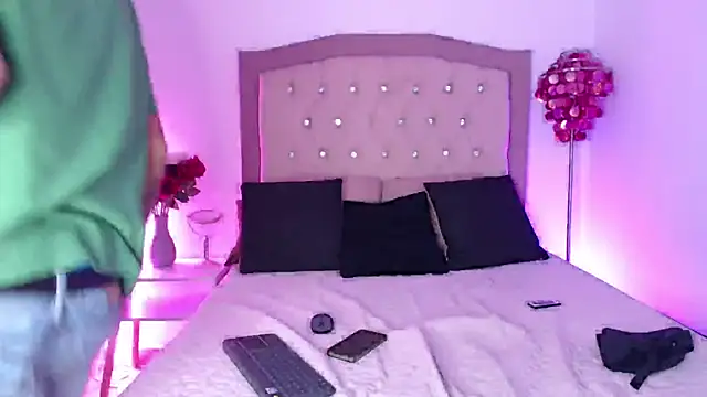 AmelieAndAce online show from September 22, 2025, 1:06 pm