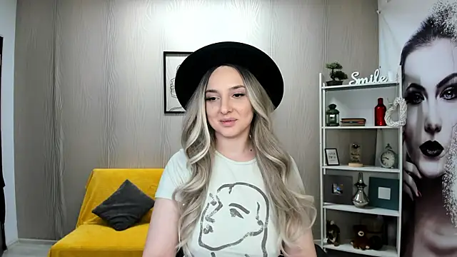 JaquelinLaurent online show from September 30, 2025, 6:47 pm