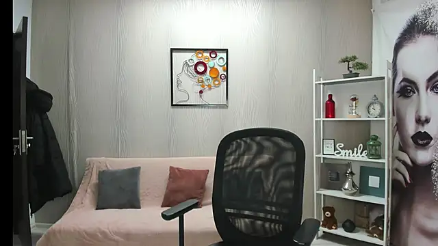 JaquelinLaurent online show from February 18, 2026, 8:38 pm