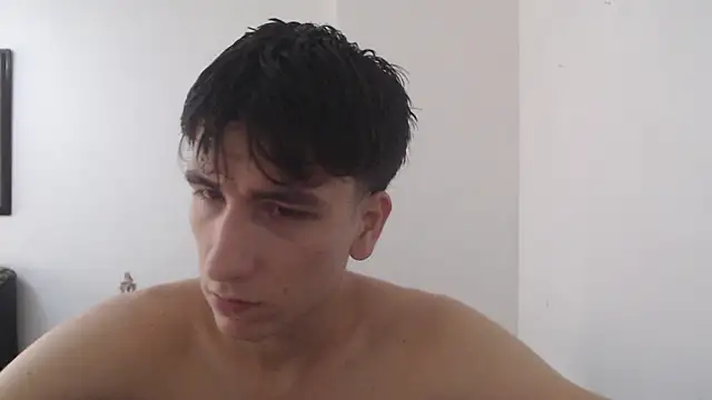 Snapshot of younewmaster chatting on September 18, 2025, 9:29 pm younewmaster online show from September 18, 2025, 9:29 pm