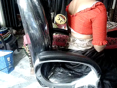 Anaconda-Mall online show from October 6, 2025, 5:13 pm